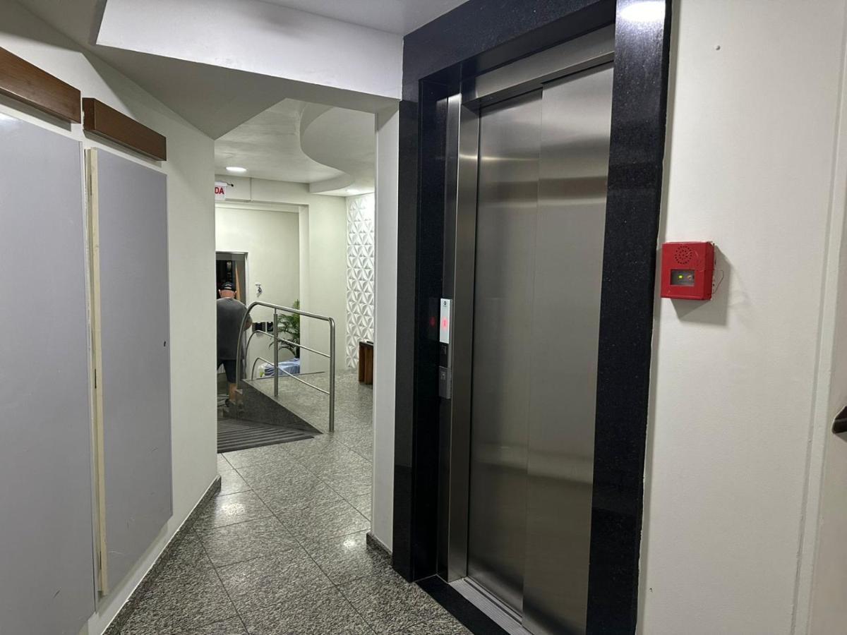 Apartamento Quadra Do Mar - 2 Quartos- Localizacao Excelente, Rua 1500 A 150 Mts Da